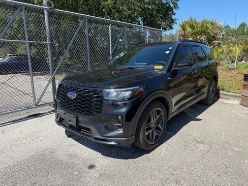 Used 2025 Ford Explorer ST-Line w/ Premium Package RWD image 6
