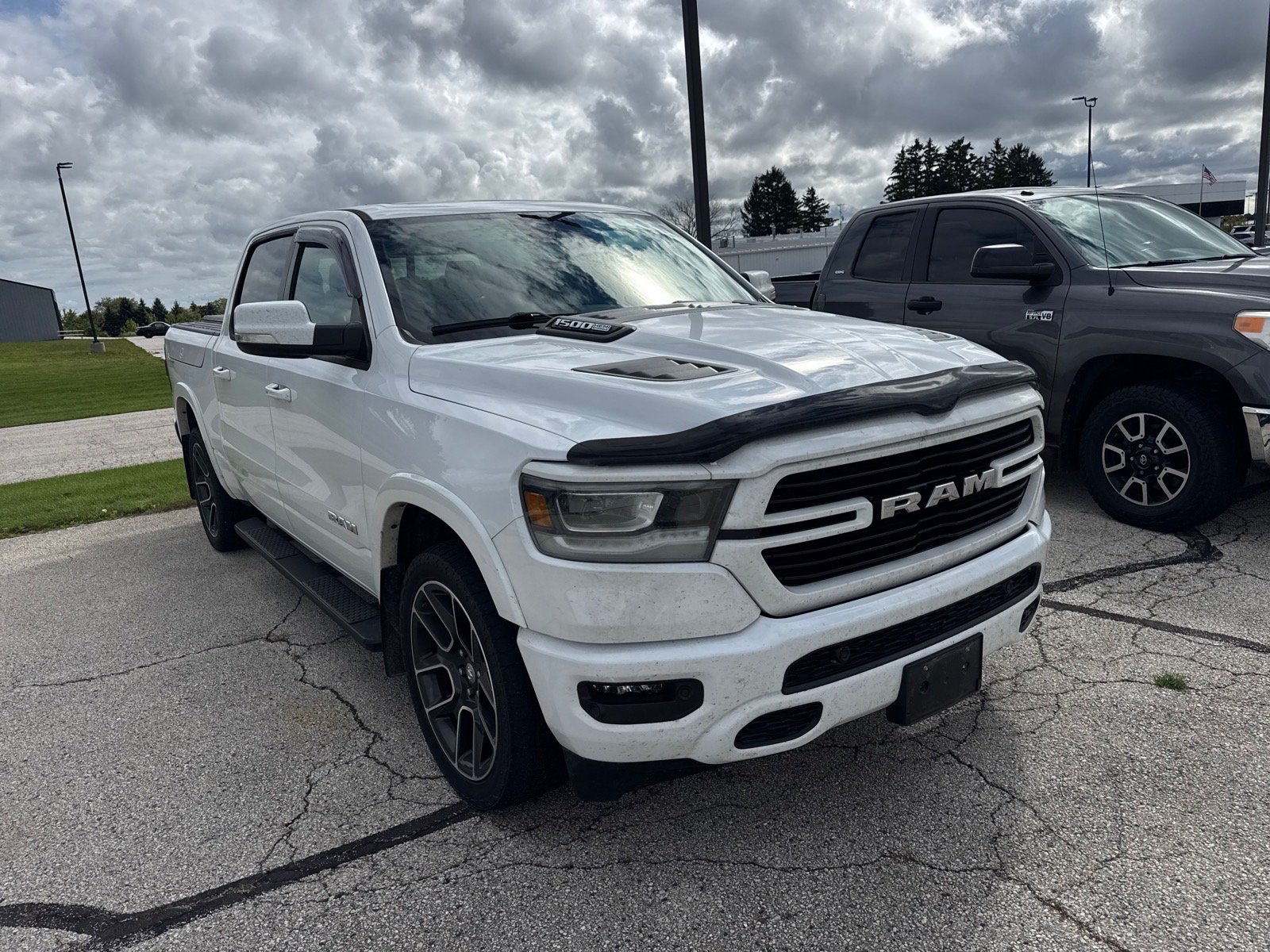 Used 2021 RAM 1500 Laramie AWD/4WD image 2