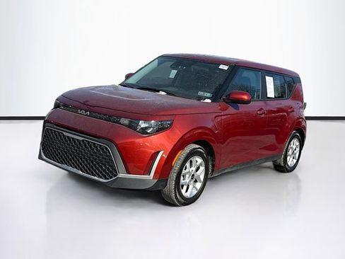 Used 2023 Kia Soul LX w/ LX Technology Package image 4