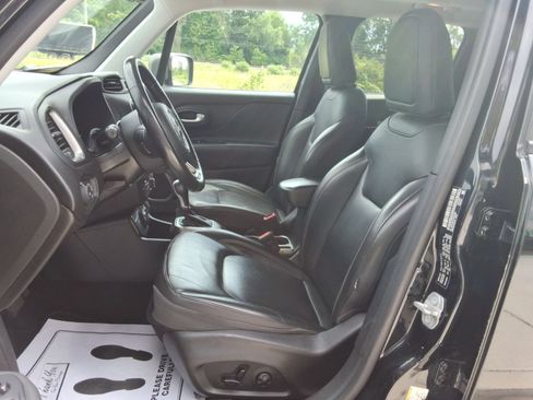 Used 2019 Jeep Renegade Limited w/ UConnect 8.4 Nav Group AWD/4WD image 29