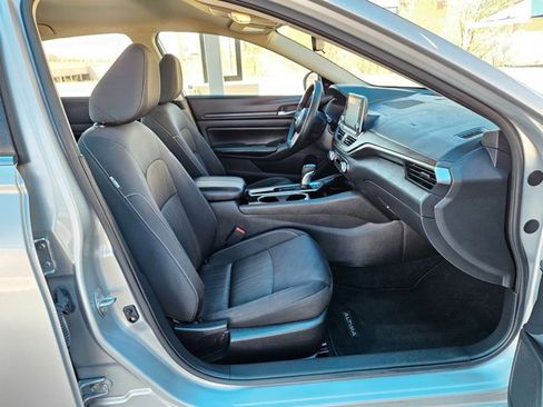 Used 2024 Nissan Altima 2.5 SV image 20