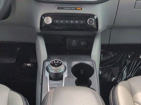 Certified 2025 Ford Escape Platinum w/ Premium Technology Package AWD/4WD image 19