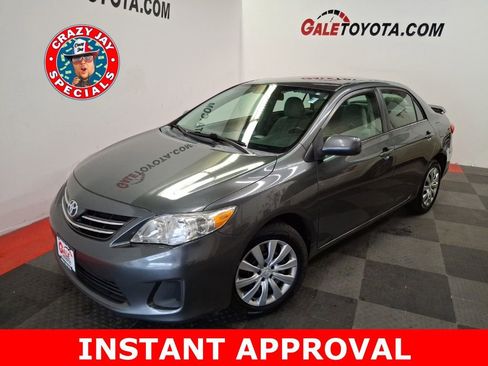 Used 2013 Toyota Corolla LE image 1