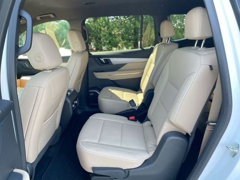 Used 2026 Buick Enclave Preferred FWD image 15