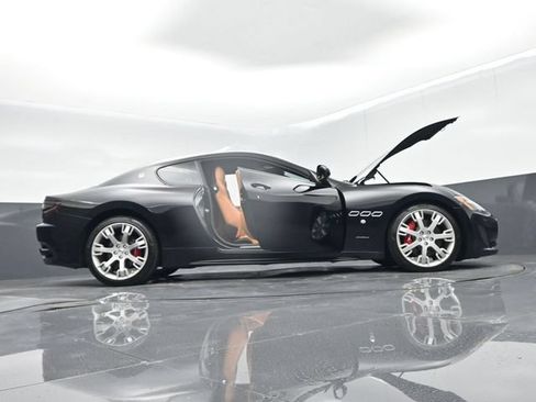 Used 2017 Maserati GranTurismo Sport RWD image 74