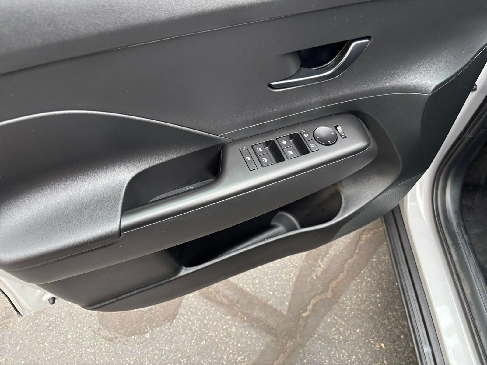 Used 2026 Hyundai Kona SEL Sport FWD image 18