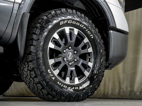 Used 2019 Nissan Titan PRO-4X image 54