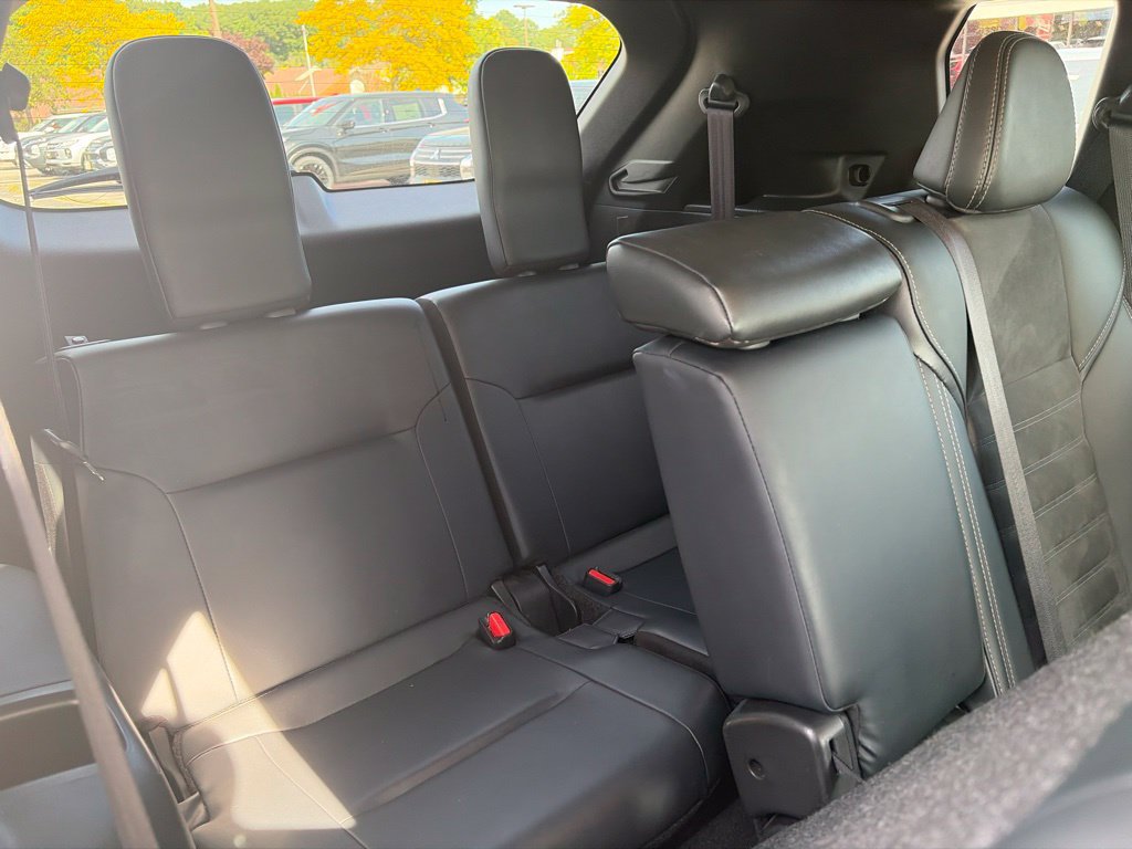 Used 2024 Mitsubishi Outlander SE FWD image 16