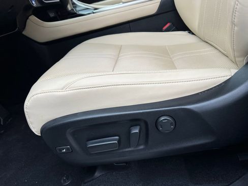 Used 2022 Lexus RX 450hL Luxury image 16