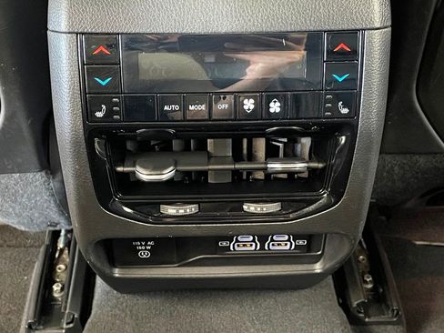 Used 2022 Jeep Grand Cherokee Summit w/ Advanced Protech Group IV AWD/4WD image 22