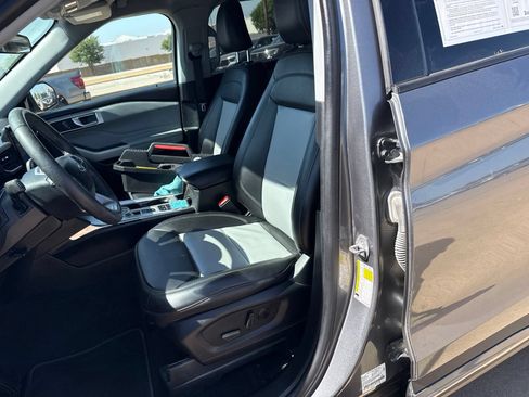 Used 2024 Ford Explorer XLT w/ Equipment Group 202A RWD image 12