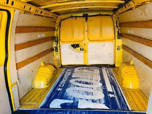 Used 2010 GMC Savana 3500 Extended image 11