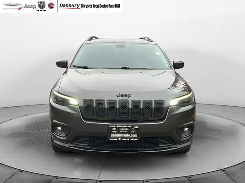 Used 2019 Jeep Cherokee Altitude image 2