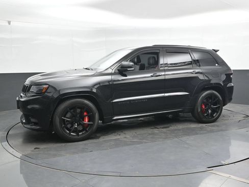 Used 2020 Jeep Grand Cherokee SRT w/ Trailer Tow Group IV AWD/4WD image 9