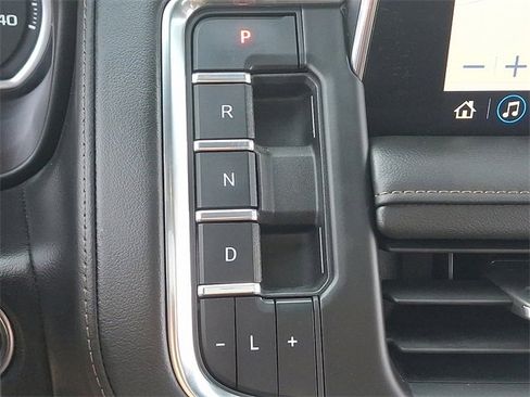 Used 2021 Chevrolet Tahoe High Country w/ Premium Package image 15