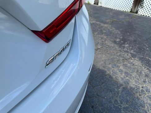 Used 2019 Honda Accord Sport image 9