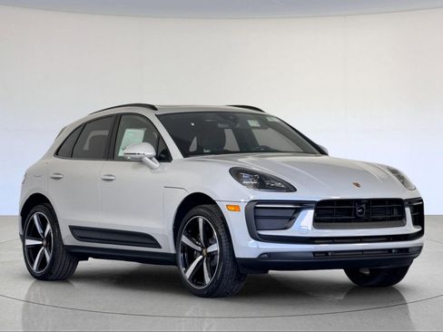 New 2026 Porsche Macan image 10