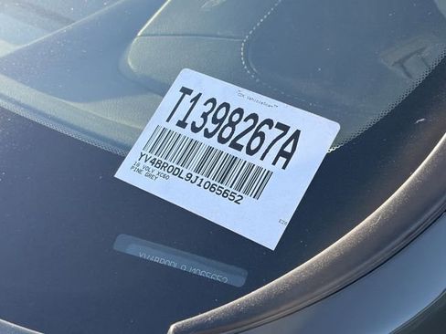 Used 2018 Volvo XC60 T8 Inscription w/ Advanced Package AWD/4WD image 11