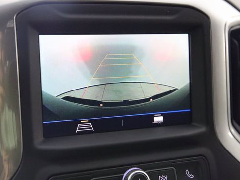 Used 2023 Chevrolet Silverado 2500 Custom w/ Custom Convenience Package image 8