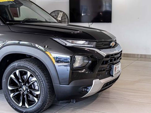 Used 2022 Chevrolet TrailBlazer LT FWD image 3