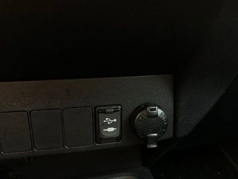 Used 2018 Toyota RAV4 XLE image 30