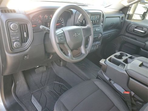 Used 2025 Chevrolet Silverado 2500 Custom w/ Custom Value Package image 6