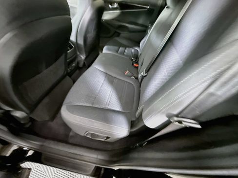 Used 2018 Kia Sorento FWD image 25