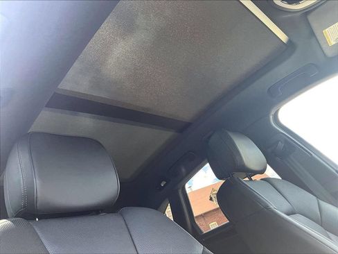 Certified 2023 Porsche Macan AWD/4WD image 27