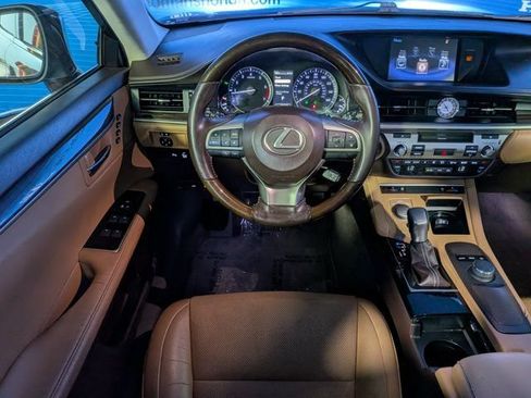 Used 2016 Lexus ES 350 w/ Premium Package w/Wood Trim FWD image 15
