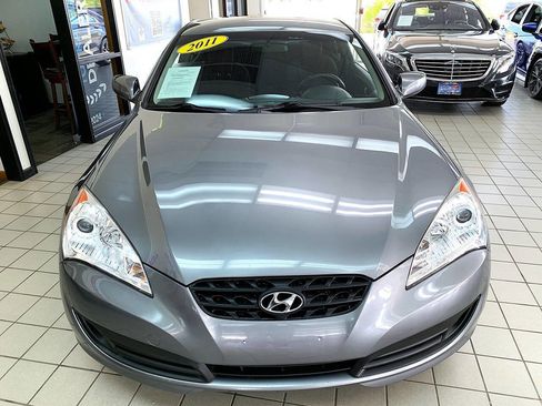 Used 2011 Hyundai Genesis 2.0T RWD image 5