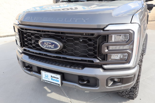 Used 2024 Ford F250 Lariat w/ Lariat Ultimate Package AWD/4WD image 3