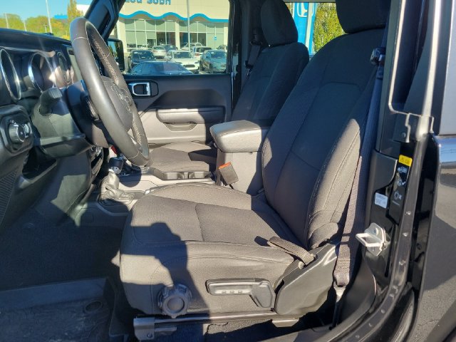 Used 2022 Jeep Wrangler Sport AWD/4WD image 9
