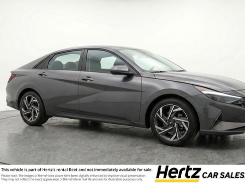 Used 2025 Hyundai Elantra SEL FWD image 1