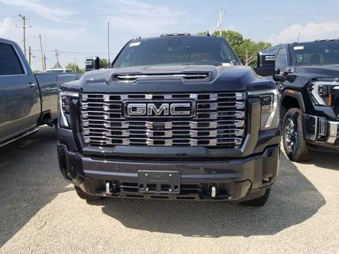 New 2026 GMC Sierra 2500 Denali Ultimate AWD/4WD image 7