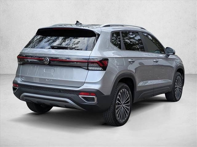 New 2026 Volkswagen Taos SE FWD image 2