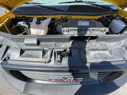 Used 2021 GMC Savana 3500 Extended w/ Power Convenience Package RWD image 36