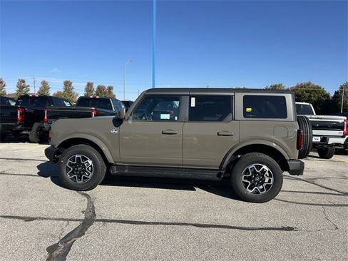 New 2025 Ford Bronco Outer Banks image 8