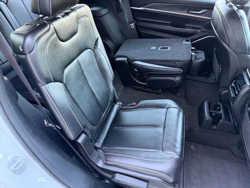 Used 2022 Jeep Grand Cherokee L Limited AWD/4WD image 48