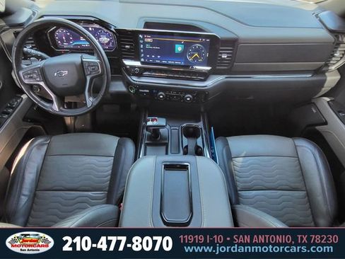 Used 2022 Chevrolet Silverado 1500 ZR2 w/ Technology Package image 12