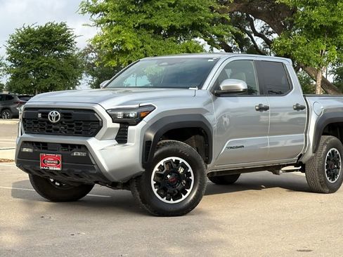 Used 2024 Toyota Tacoma TRD Off-Road AWD/4WD image 42