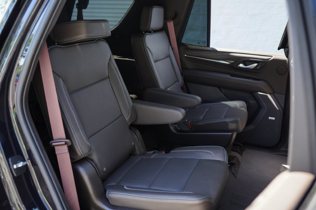 Used 2024 GMC Yukon Denali w/ Advanced Technology Package AWD/4WD image 25