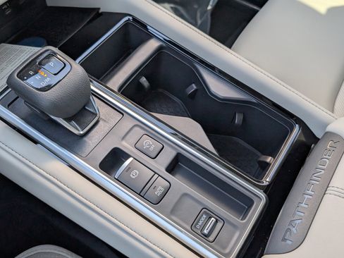 New 2026 Nissan Pathfinder SL FWD image 17