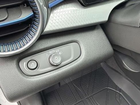 New 2026 Chevrolet Trax LT w/ Midnight Edition FWD image 10