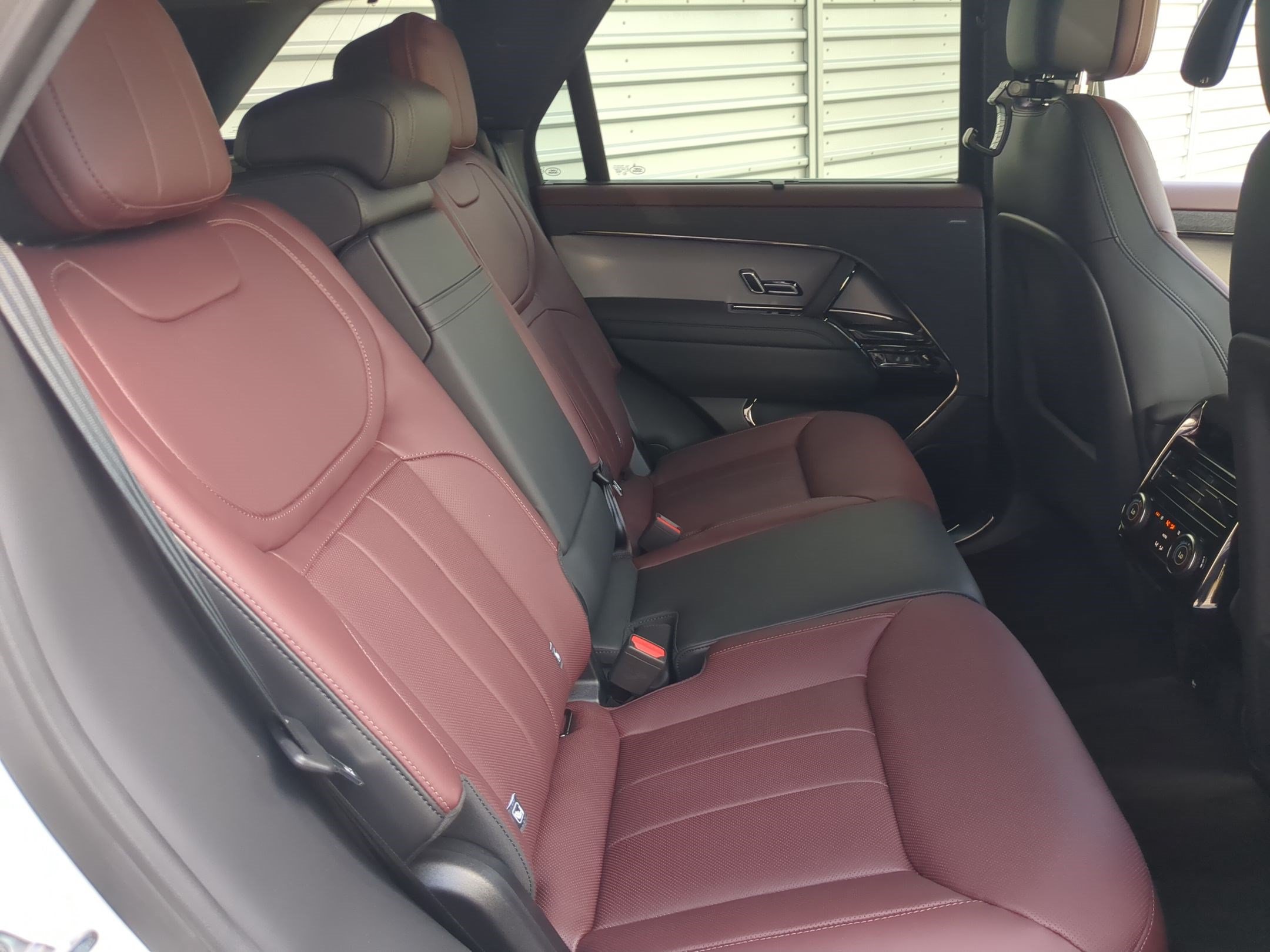 New 2027 Land Rover Range Rover Sport Dynamic SE AWD/4WD image 30