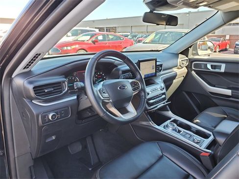 Certified 2022 Ford Explorer XLT w/ Equipment Group 202A image 11