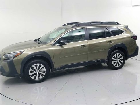 Certified 2025 Subaru Outback Premium image 5