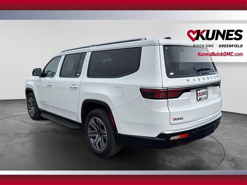 Used 2024 Jeep Wagoneer L Series II w/ Flexible Seating Group AWD/4WD image 8