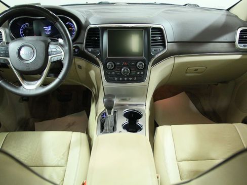 Used 2016 Jeep Grand Cherokee Overland AWD/4WD image 19