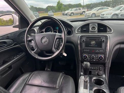 Used 2017 Buick Enclave Premium FWD image 18