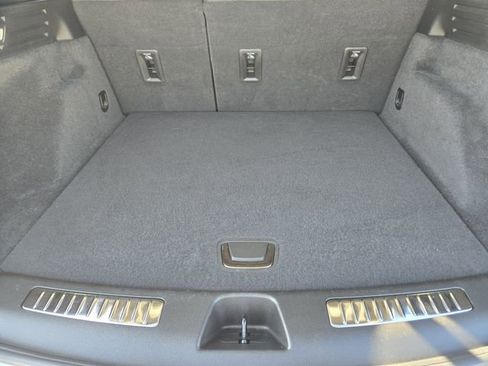 Used 2022 Cadillac XT4 Sport w/ Comfort Package FWD image 32